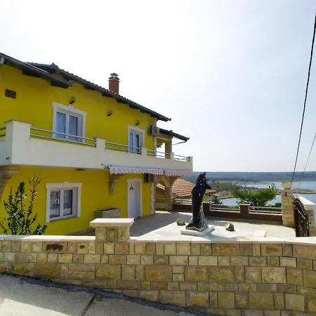 Apartmán Anic-2 By Interhome Anić