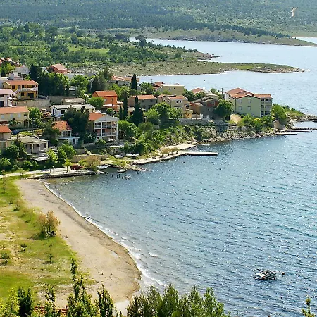 Anic-2 By Interhome Apartmán *