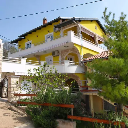 Anic-2 By Interhome *