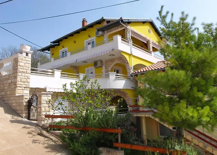 Anic-2 By Interhome *