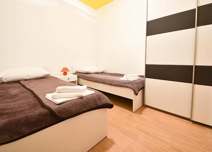 Anic-2 By Interhome
